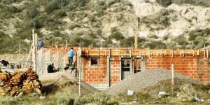 El IPV acelera la construcción de 32 nuevas viviendas en el barrio Presidente Perón de Madryn