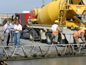 Rutas del Litoral S.A. avanza con los trabajos de pavimentación en la Av. Alvear