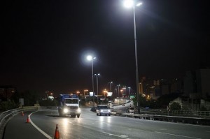 Las autopistas de Buenos Aires estrenan iluminación inteligente