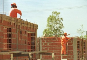 Rio Negro Expectativa por reactivación de 3.100 viviendas