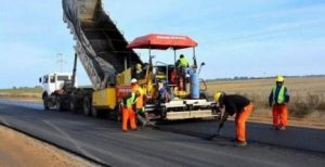 Lincoln gestiona bacheo para tramos de las rutas 50 y 68