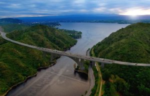 Autovía Costa Azul y puente sobre el lago San Roque $1000 millones