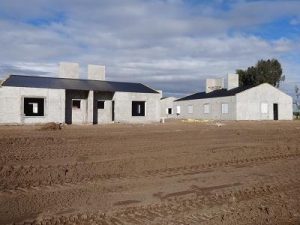 Avanza la construcción de casas sociales en Santa Rosa