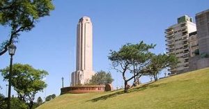 Tres ofertas el Monumento Nacional a la Bandera