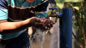 La obra pública comienza con el agua