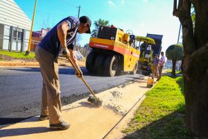 La Nación promete 635 cuadras de pavimento en nueve barrios cordobeses