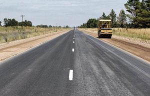 Ranchos: El Intendente Álvarez participó de la licitación de la ruta 215 a Loma Verde