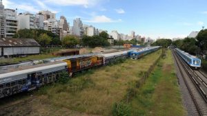 En Colegiales también buscan liberar terrenos del tren para construir edificios