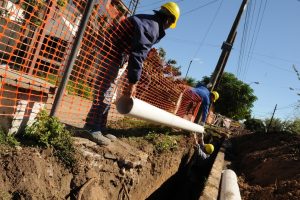 Aceleraron la inversión en vivienda, agua y cloacas