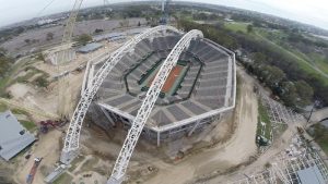 Teximco y Dal reactivan la obra del techo del estadio del Parque Roca