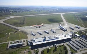 Aeropuerto Internacional de Rosario Islas Malvinas obras en las calles de rodaje Alfa-Bravo y la ampliación de la plataforma comercial $ 548 Millones 3 Ofertas