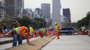 El empleo privado crece de la mano de la obra pública