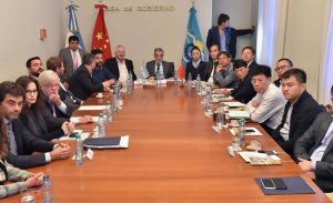 Das Neves recibe a inversores chinos interesados en la Meseta Intermedia