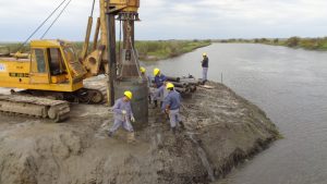 Continúa con la construcción del nuevo puente sobre el Arroyo Saladillo Amargo