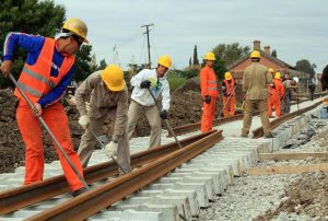 Adjudican la tercera etapa de renovación de vías del ferrocarril Belgrano Carga