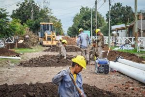 Nueva red colectora cloacal e infraestructura vial en barrios de Paraná