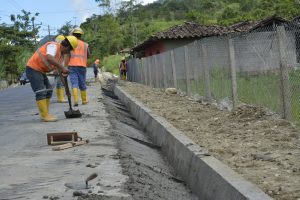 Redes de gas para el Stella Maris y cordones cuneta para el Roque González $8 Millones