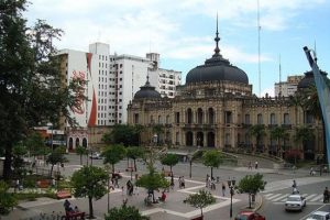 Remodelación de la plaza Independencia en Tucumán $170 millones 4 Ofertas
