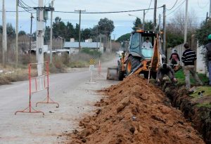 Sistema de desagües cloacales y readecuación de centros de abastecimiento de agua potable de La Adela $128 Millones