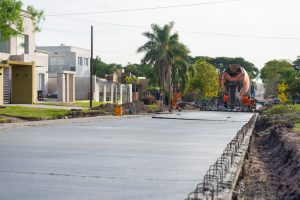 Con dos frentes de obras se extiende y se pavimenta calle Miguel David de Paraná $60 Millones