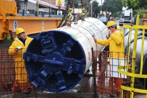 Arroyo Morón: con la llegada de una tuneladora, arrancó una obra clave para sanear el Reconquista