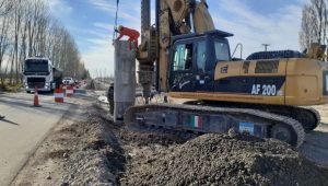 Vial Agro Comenzó la construcción del sexto puente de la Ruta 22, entre Godoy y Cervantes