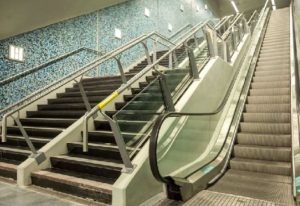 Escaleras mecánicas y mejor frecuencia para el subte porteño