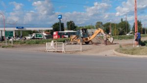 Iniciaron la obra de captación de agua propia en Fernández Oro