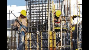 La construcción se desploma un 46,8% y presiona para acelerar la apertura