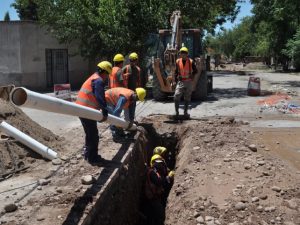 Agua y cloacas, la nueva cinchada entre el oficialismo y la oposición