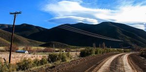 Firmaron los contratos para electrificar la zona rural en el sur de Neuquén