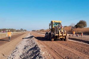 Transformación de parte de la ruta 9 en una autopista. en Tucumán y Santiago del Estero   