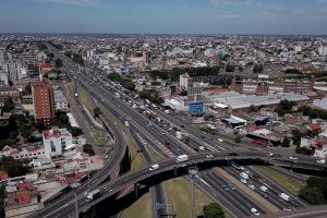 El Gobierno rescindirá seis concesiones y serán estatales casi todas las rutas y autopistas del país   