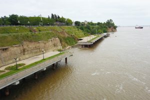 Dinale reconstruye el paseo ribereño en el Campo de la Gloria