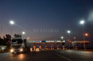 8 empresas para la obra de iluminación del acceso a Santa Fe de la autopista AP01 187 Millones