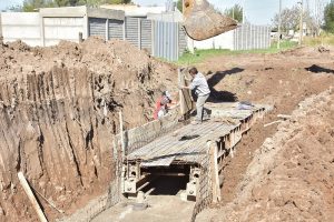 Pluvial Ewald Flagel y Canal de Guarda Cerro Viteau $25M