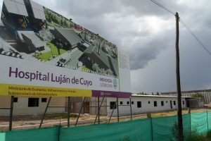 Inician acciones legales contra una constructora por la inconclusa obra del Hospital de Luján