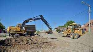 Comienzan a reconstruir la tercera rotonda en Centenario