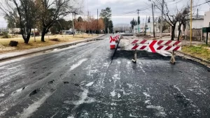 Avanza la repavimentación de la calle 9 de Julio en Huergo