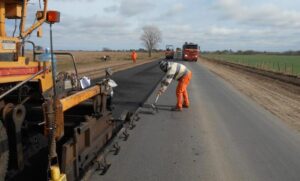 OBRAS VIALES: SE FIRMÓ EL CONTRATO PARA LA REPAVIMENTACIÓN DE LA RUTA 6, ENTRE VILLA BERTHET Y SAN BERNARDO