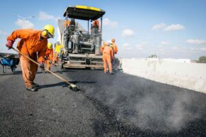 Justo cuando Schiaretti acelera, el costo de las obras se desmadra