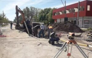 Dos empresas presentaron ofertas para reemplazar el colector cloacal de calle Jujuy en Roca