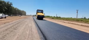 Supervisan los avances de la obra de pavimentación de la ruta provincial 6