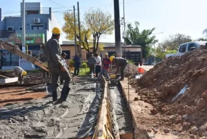 La Provincia comenzó la pavimentación de la calle Trento en el 17 de Agosto