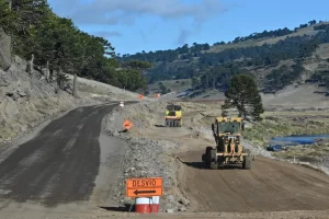 Avanza la obra de la Ruta 23 en Neuquén y a su paso deja más que asfalto
