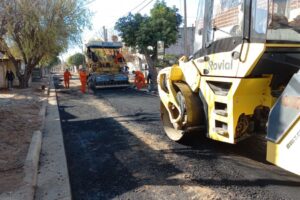Avanza a buen ritmo la obra de pavimentación definitiva en un sector de barrio Empalme Graneros