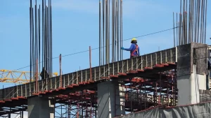 Empresarios de la construcción, en alerta por la paralización de los contratos de obra pública