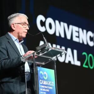 El Gobierno reconoce que recibieron 2000 obras casi terminadas por Alberto, pero decidieron frenarlas igual