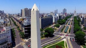 Empresas mendocinas buscan la concesión comercial y el mantenimiento del Obelisco porteño