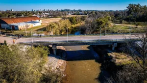 nauguraron un nuevo puente sobre el río Ctalamochita en Bell Ville: mejora clave para el tránsito pesado y la conectividad urbana